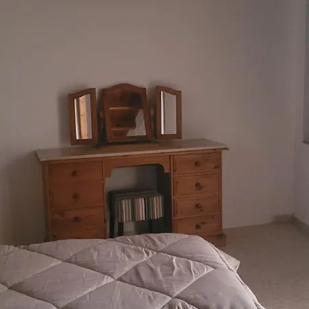 Holiday home In Historic Village & Rooftop Sunset Views *