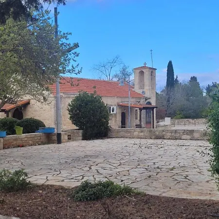 In Historic Village & Rooftop Sunset Views Σπίτι διακοπών
